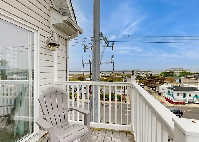 Spacious Coastal Townhouse With Multiple Decks Gas Fireplace & Relaxing Bay Views Сasa de vacaciones *