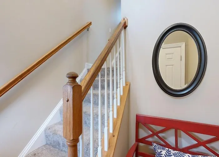Spacious Coastal Townhouse With Multiple Decks Gas Fireplace & Relaxing Bay Views Ocean City